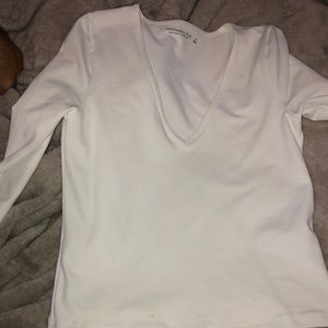 Long sleeve v-neck shirt